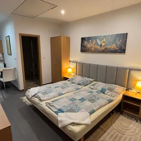 Apartment Velvet